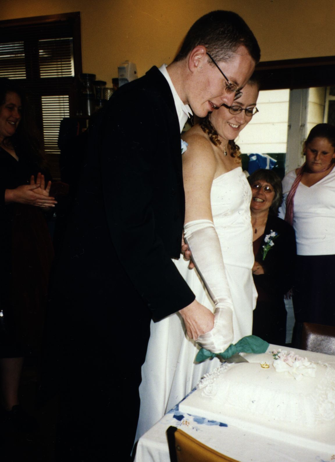 Wedding/katherine/Cutting the Cake 2.jpg